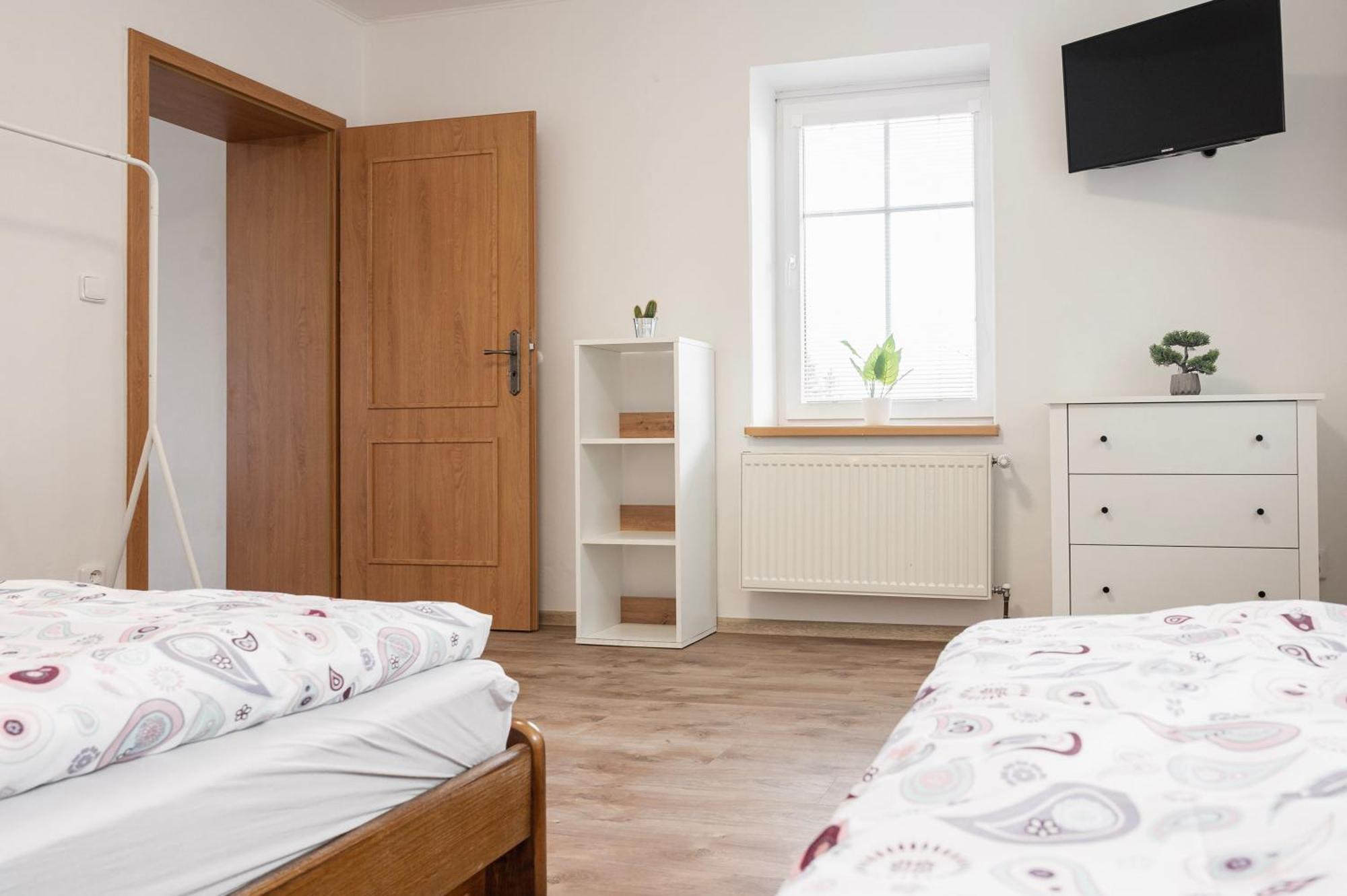 Penzion U Novotnych Jiřetín pod Jedlovou Esterno foto